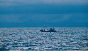 Preview wallpaper ship, sea, horizon, clouds