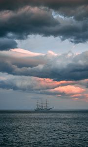 Preview wallpaper ship, sea, horizon, clouds, ripples