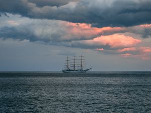 Preview wallpaper ship, sea, horizon, clouds, ripples