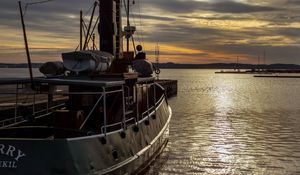 Preview wallpaper ship, sea, horizon, dark