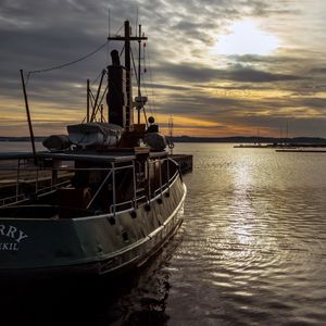 Preview wallpaper ship, sea, horizon, dark