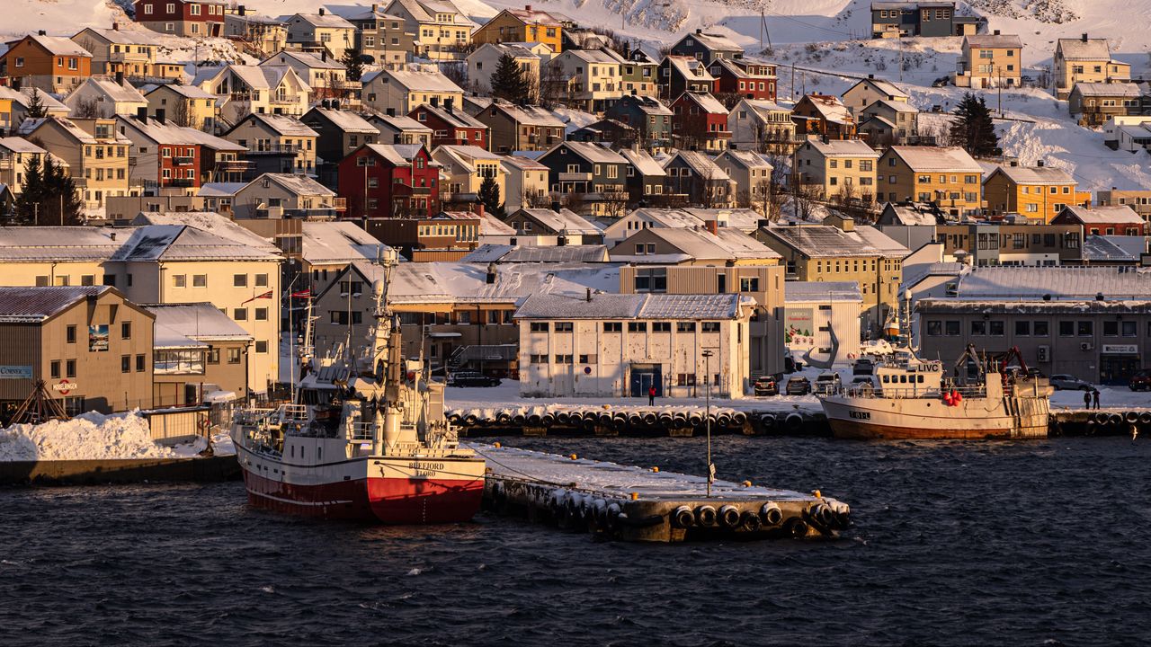 Wallpaper ship, sea, pier, houses, mountain