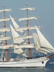 Preview wallpaper ship, sea, sky, portugal