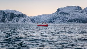 Preview wallpaper ship, sea, waves, mountains