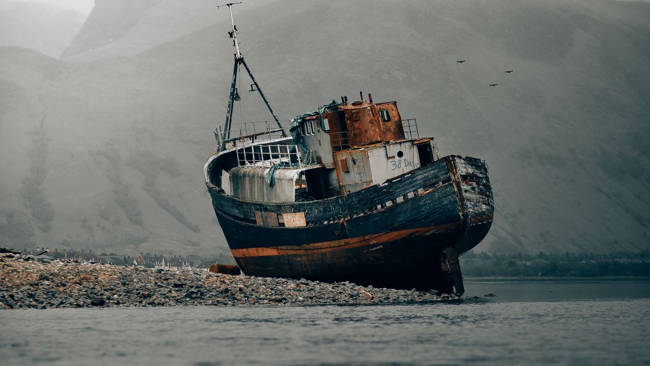 Wallpaper ship, shore, fog, shallow, abandoned