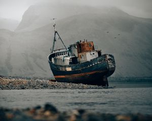 Preview wallpaper ship, shore, fog, shallow, abandoned