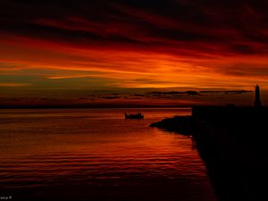 Preview wallpaper ship, silhouette, sunset, water, sea