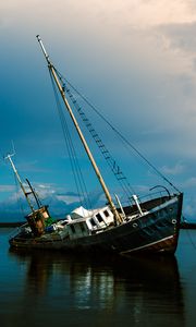 Preview wallpaper ship, slope, sea, clouds