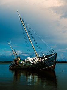 Preview wallpaper ship, slope, sea, clouds