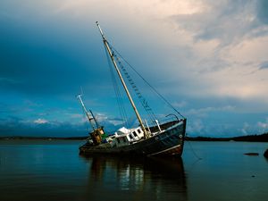 Preview wallpaper ship, slope, sea, clouds