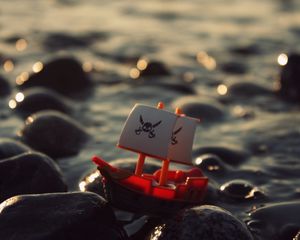 Preview wallpaper ship, small, beach, water, stones