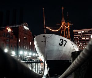 Preview wallpaper ship, water, buildings, lights