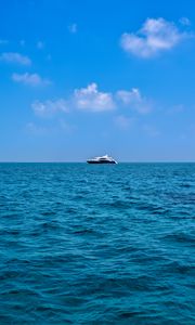 Preview wallpaper ship, yacht, sea, horizon, water, sky