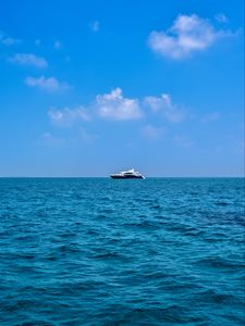 Preview wallpaper ship, yacht, sea, horizon, water, sky