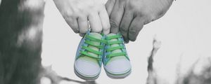 Preview wallpaper shoes, hands, child, love