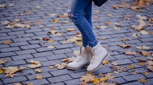 Preview wallpaper shoes, legs, jeans, autumn