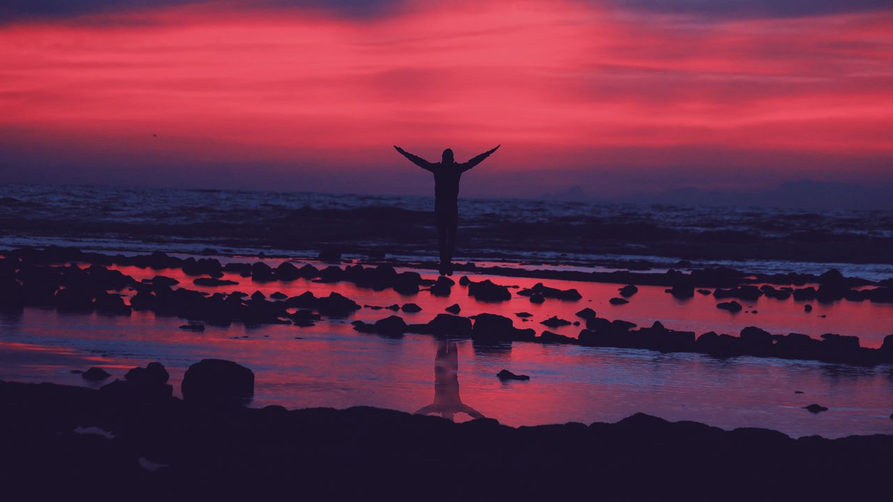 Wallpaper shore, guy, jump, stones, sunset