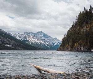 Preview wallpaper shore, lake, mountains, landscape