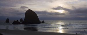 Preview wallpaper shore, rocks, waves, clouds, dark