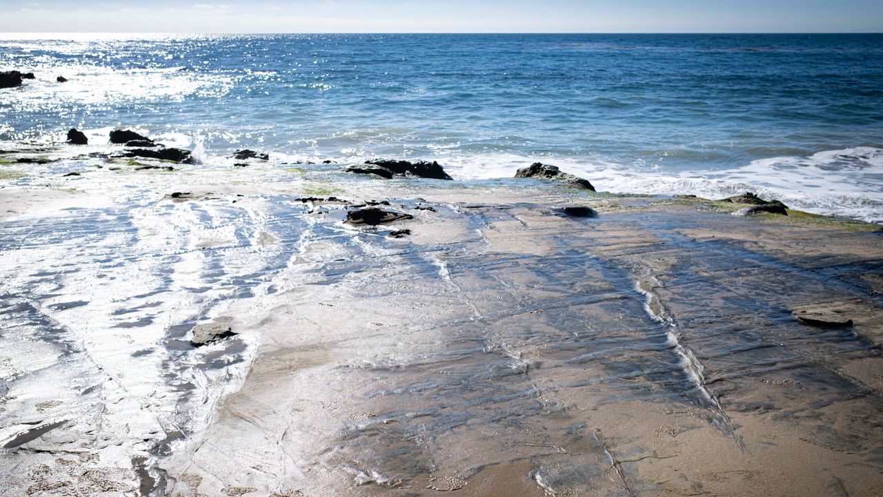 Wallpaper shore, waves, stones, sea, horizon, nature