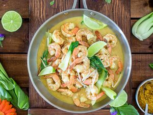 Preview wallpaper shrimp, frying pan, cooking, lime, leaves, flowers