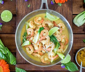 Preview wallpaper shrimp, frying pan, cooking, lime, leaves, flowers