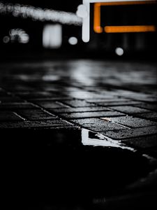 Preview wallpaper sidewalk, wet, dark, puddle, night