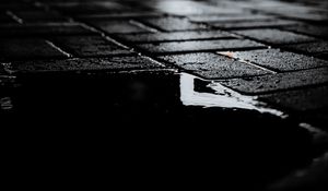 Preview wallpaper sidewalk, wet, dark, puddle, night