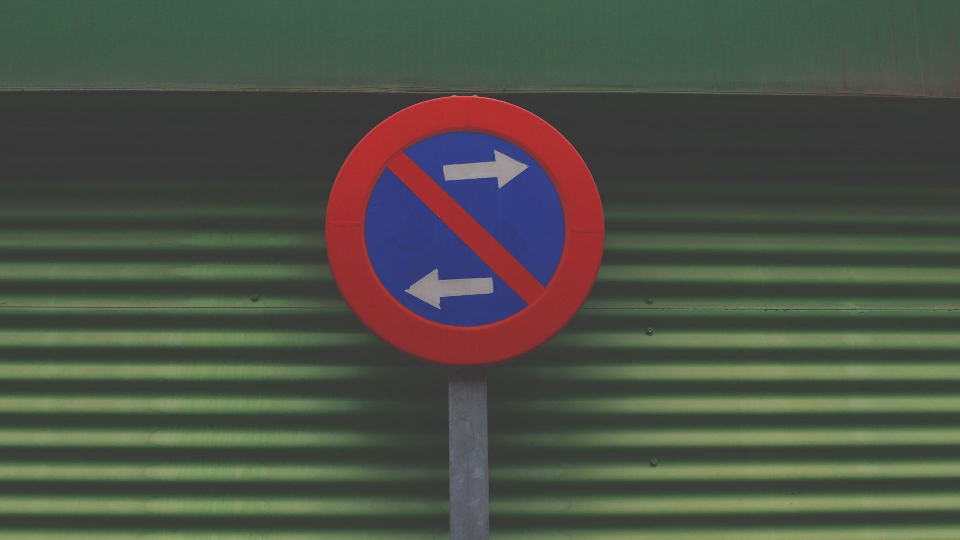 Download wallpaper 1920x1080 sign, direction, wall, index full hd, hdtv
