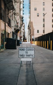 Preview wallpaper sign, inscription, closed, road