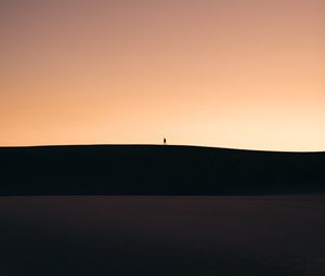 Preview wallpaper silhouette, alone, desert, moon, twilight, minimalism