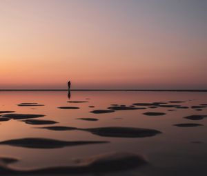 Preview wallpaper silhouette, beach, twilight, dark, water, shore