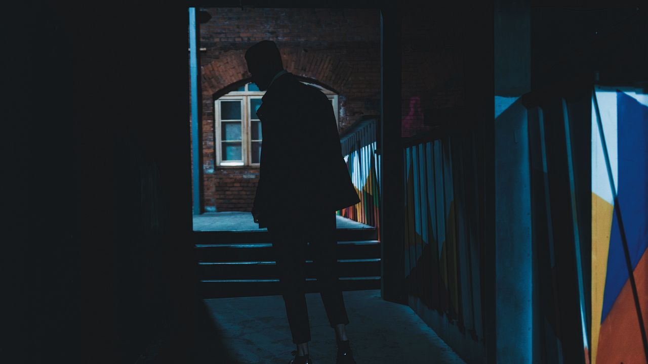 Wallpaper silhouette, dark, alley, man