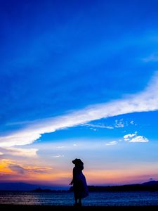 Preview wallpaper silhouette, dark, beach, sea, dusk