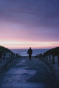 Preview wallpaper silhouette, dark, dusk, path, coast