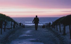Preview wallpaper silhouette, dark, dusk, path, coast