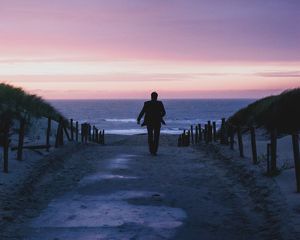 Preview wallpaper silhouette, dark, dusk, path, coast