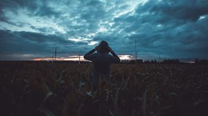 Preview wallpaper silhouette, field, dark, twilight, evening