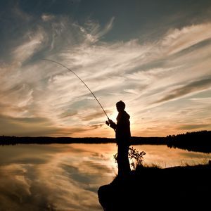 Preview wallpaper silhouette, fisherman, fishing rod, fishing, lake, dark