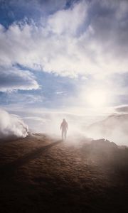 Preview wallpaper silhouette, fog, clouds, sunlight, lonely