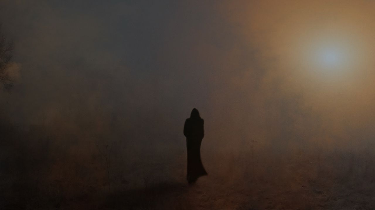 Wallpaper silhouette, fog, mantle, wanderer, gloomy