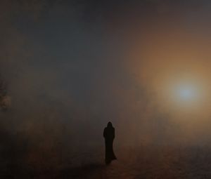 Preview wallpaper silhouette, fog, mantle, wanderer, gloomy