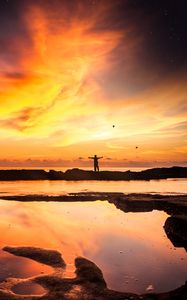 Preview wallpaper silhouette, loneliness, freedom, sunset, horizon