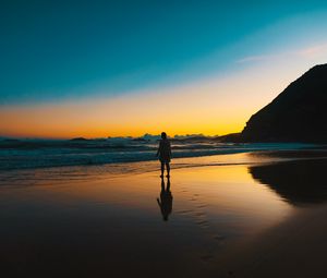 Preview wallpaper silhouette, loneliness, lonely, beach, sunset