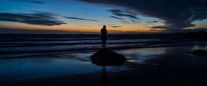 Preview wallpaper silhouette, lonely, loneliness, sunset