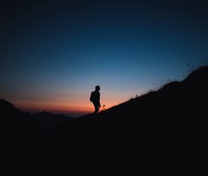 Preview wallpaper silhouette, lonely, mountain, night, travel