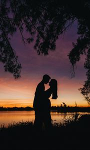 Preview wallpaper silhouette, love, sunset, romance