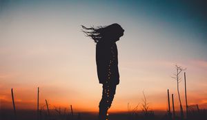 Preview wallpaper silhouette, man, light, night, sky