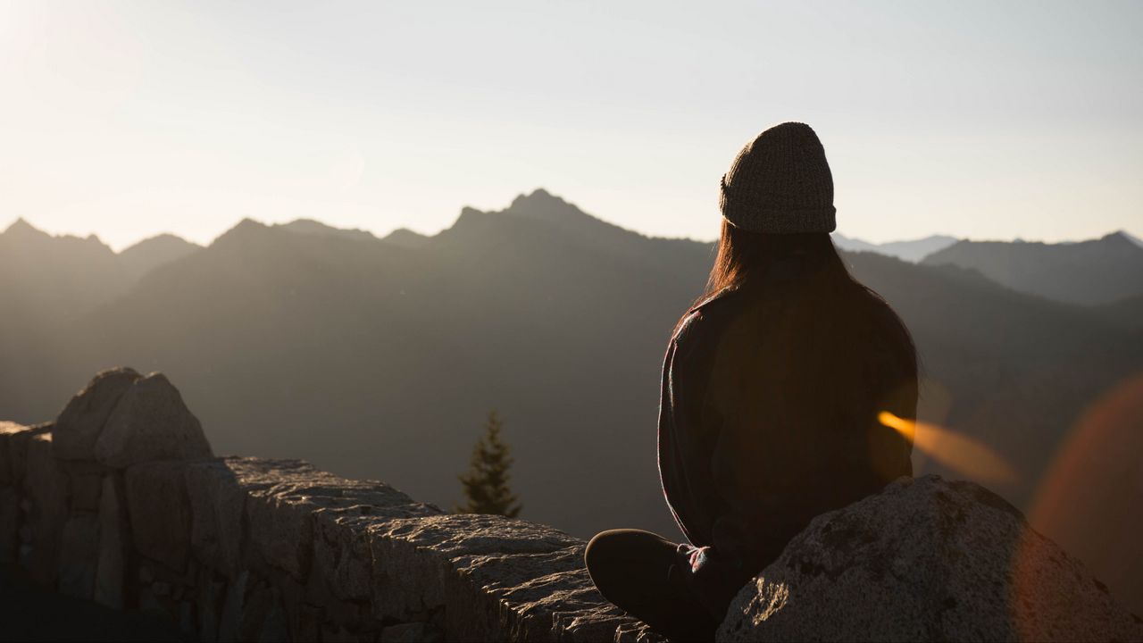 Wallpaper silhouette, mountains, solitude, loneliness, girl