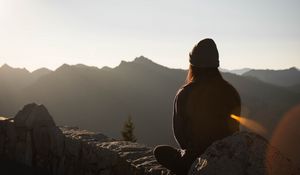 Preview wallpaper silhouette, mountains, solitude, loneliness, girl